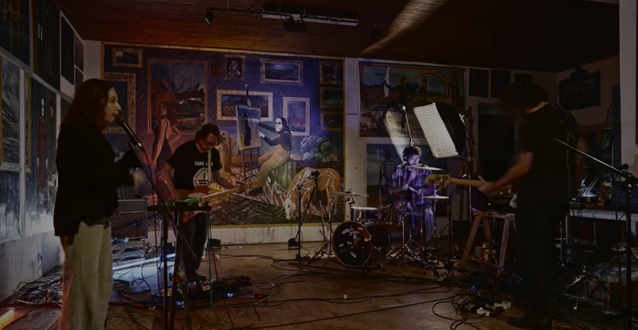 ESQUERDA: live session at Lenny’s Studio